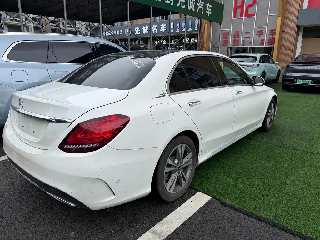 Mercedes-Benz C-Class — миниатюра 8