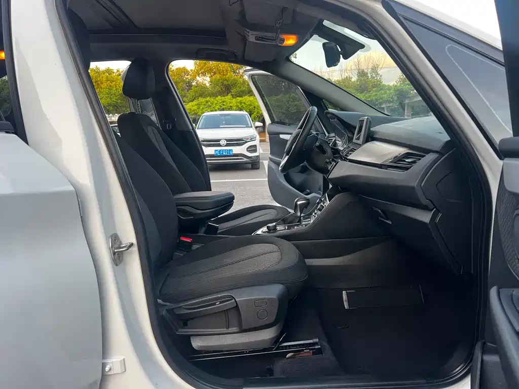BMW 2 Series Active Tourer (Import) — миниатюра 20