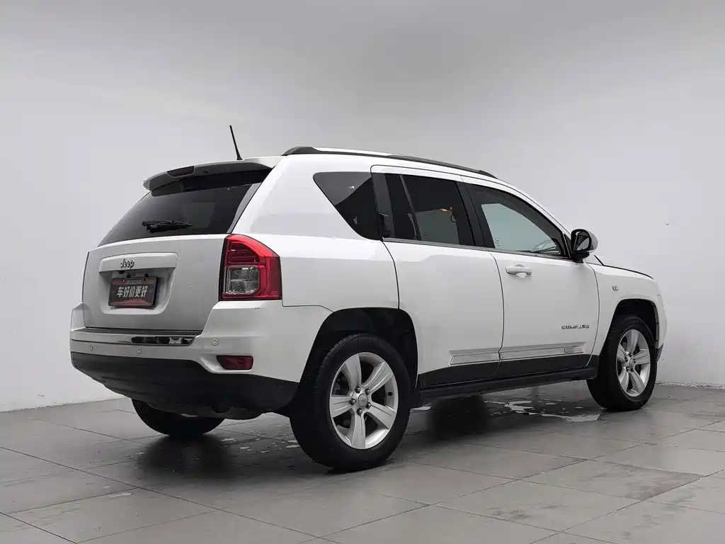 Jeep Compass (Import) — миниатюра 2
