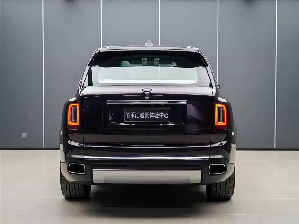 Rolls-Royce Cullinan 2018 мест