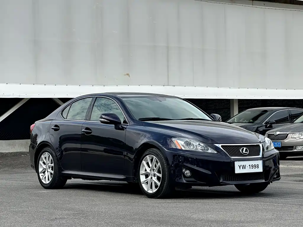 Lexus IS 250 Dazzle Dynamic Edition, фото 2