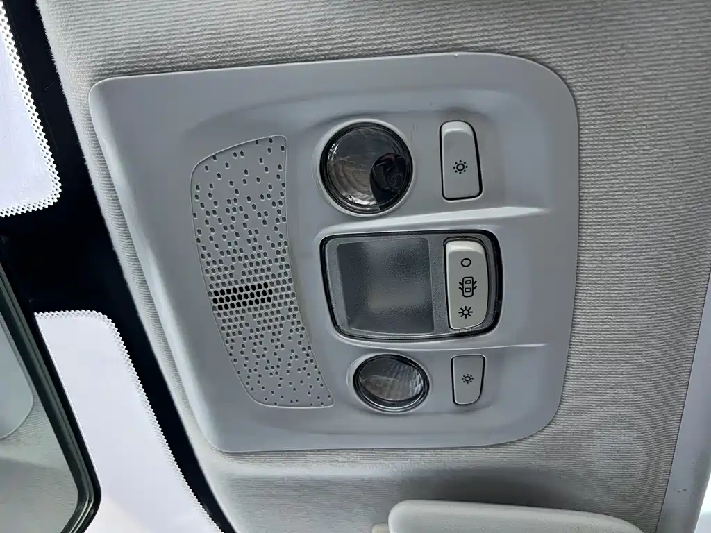 Peugeot 2008 — миниатюра 15