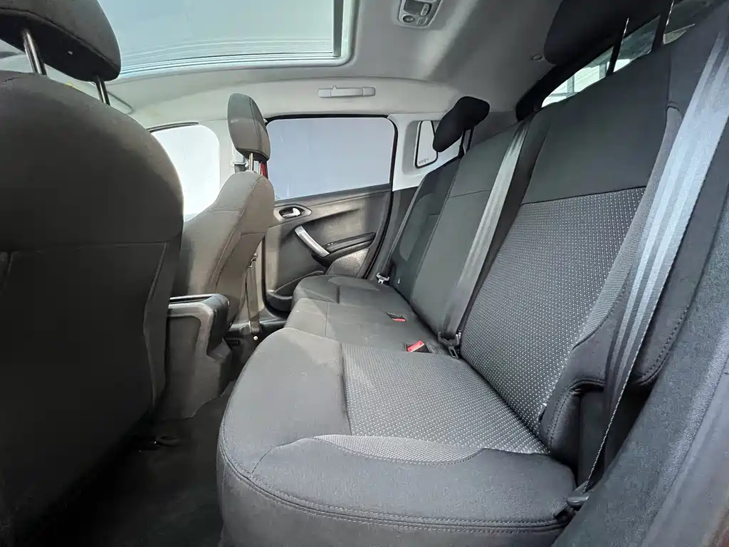 Peugeot 2008 — миниатюра 17