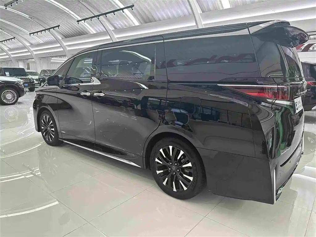 Toyota Vellfire 2024 2.5L Executive