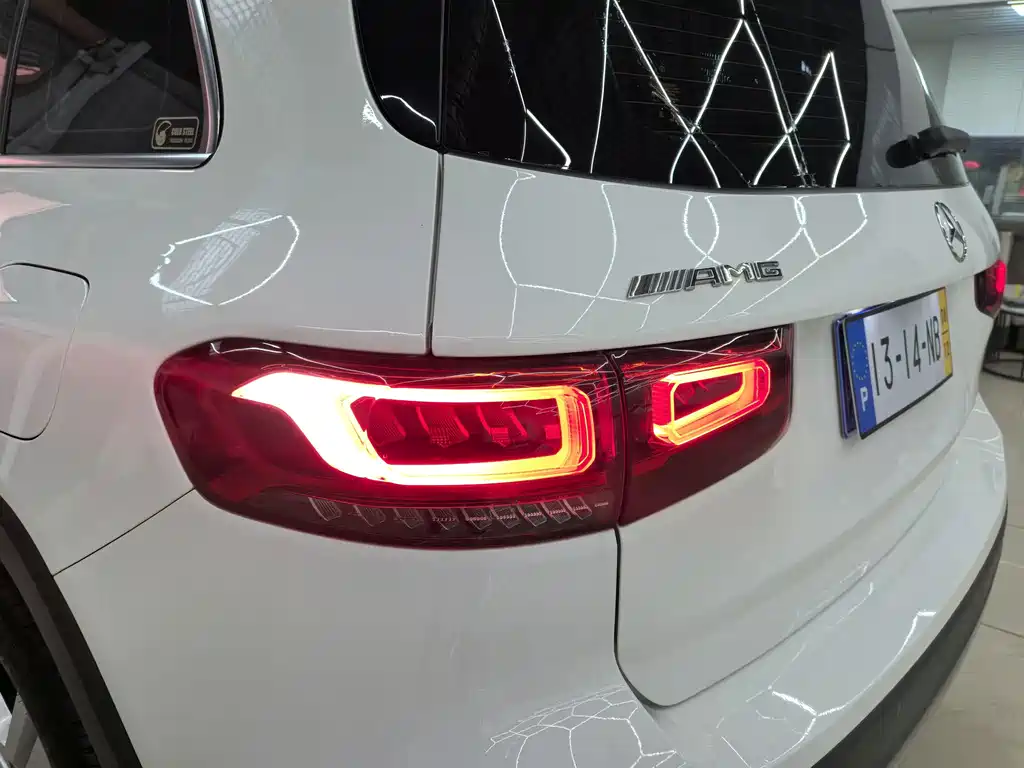 Mercedes-Benz GLB — миниатюра 18