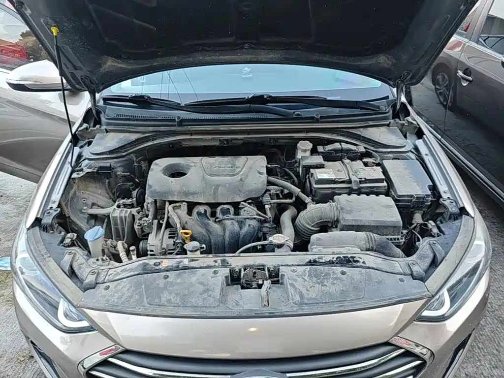 Hyundai Elantra — миниатюра 20