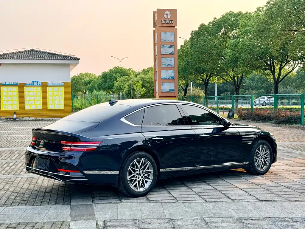 Genesis G80 2024 2.5T Luxury