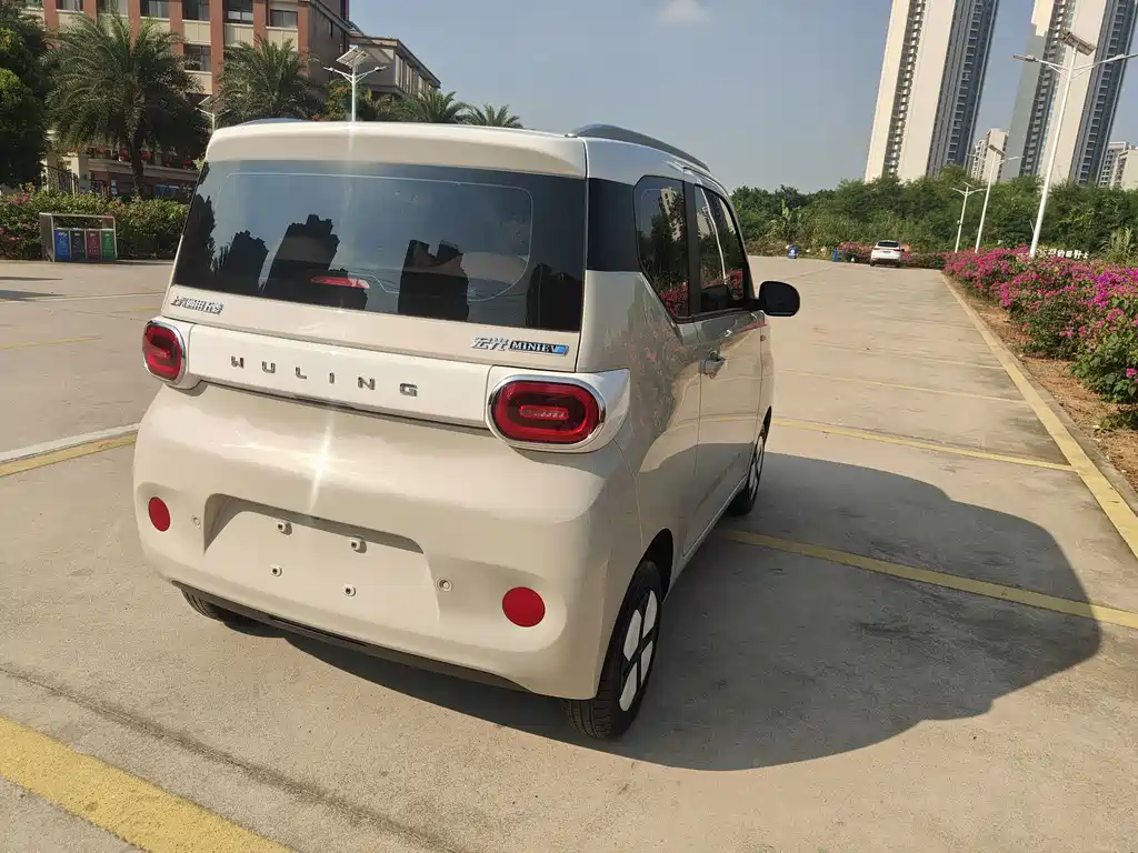 Wuling MINIEV — миниатюра 3
