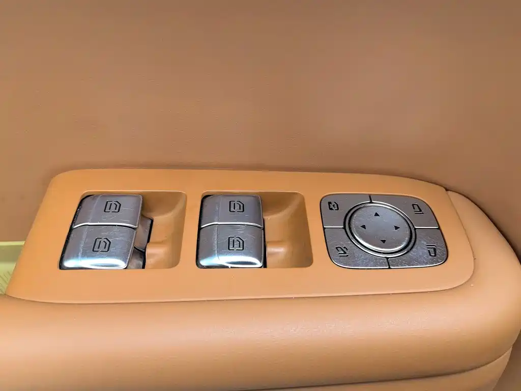 Li Auto Li L8 — миниатюра 9
