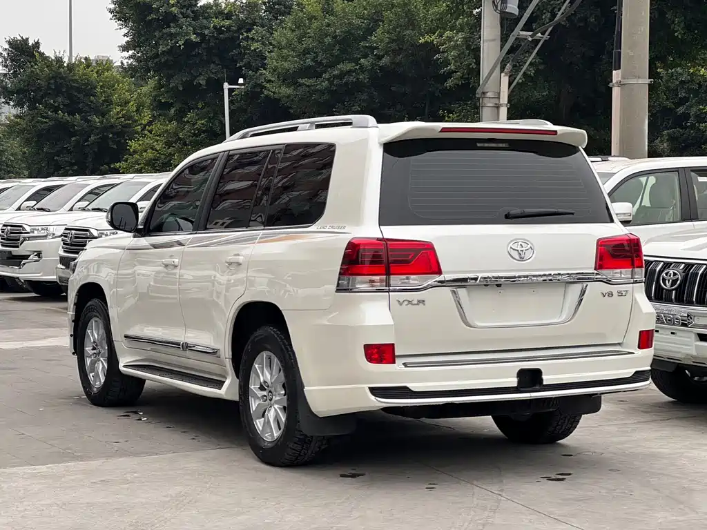 Toyota Land Cruiser — миниатюра 3
