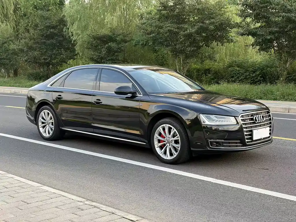 Audi A8 — миниатюра 3