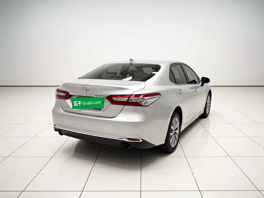 Toyota Camry — миниатюра 6