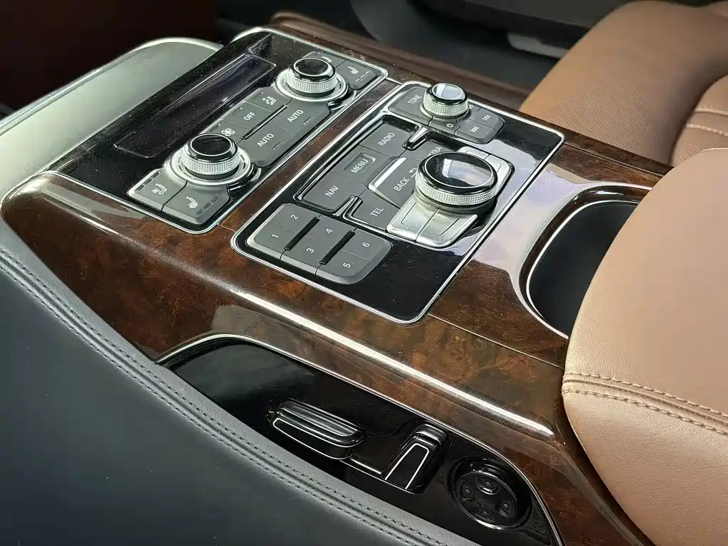 Audi A8 — миниатюра 14