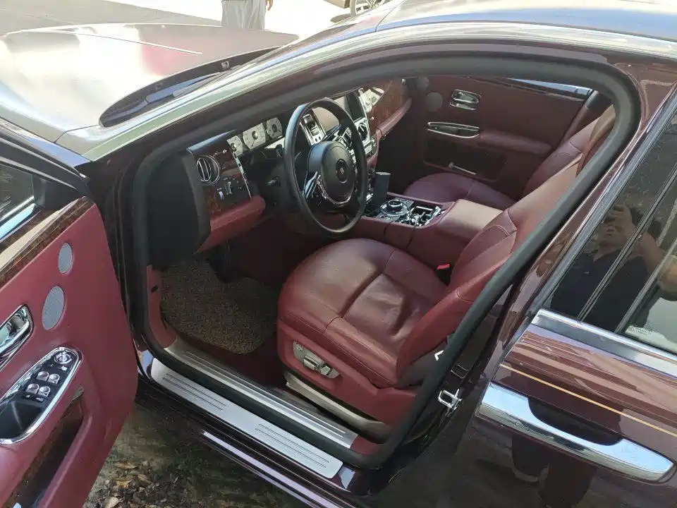 Rolls-Royce Ghost — миниатюра 6