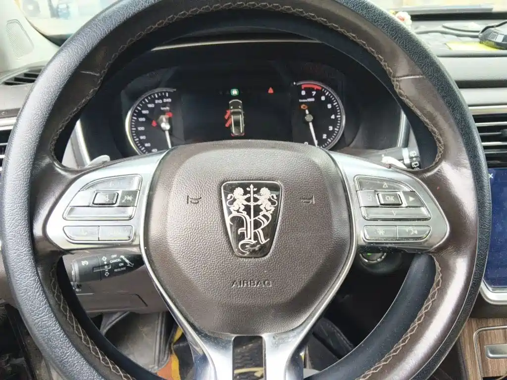 Roewe RX8 — миниатюра 13