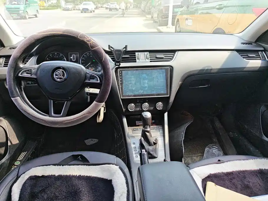 Skoda Octavia — миниатюра 12