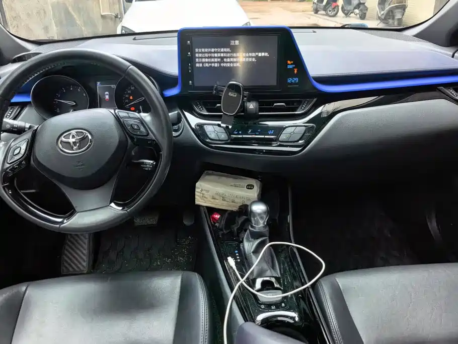 Toyota IZOA — миниатюра 12