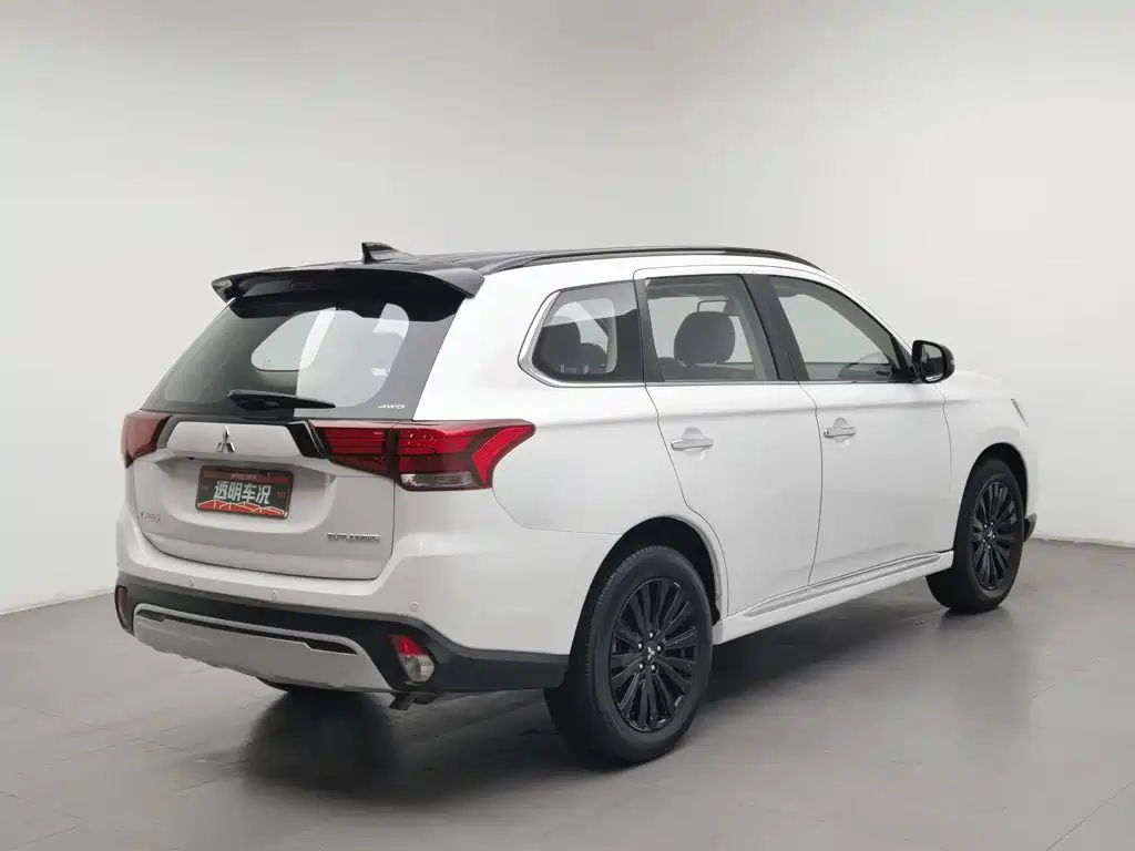 Mitsubishi Outlander — миниатюра 2