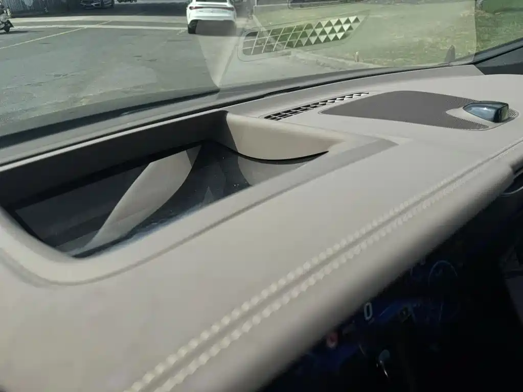 Mercedes-Benz EQS AMG — миниатюра 8
