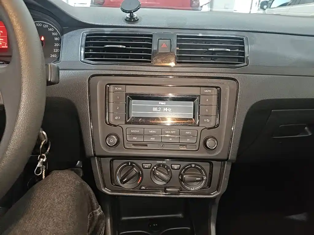 Volkswagen Santana — миниатюра 13
