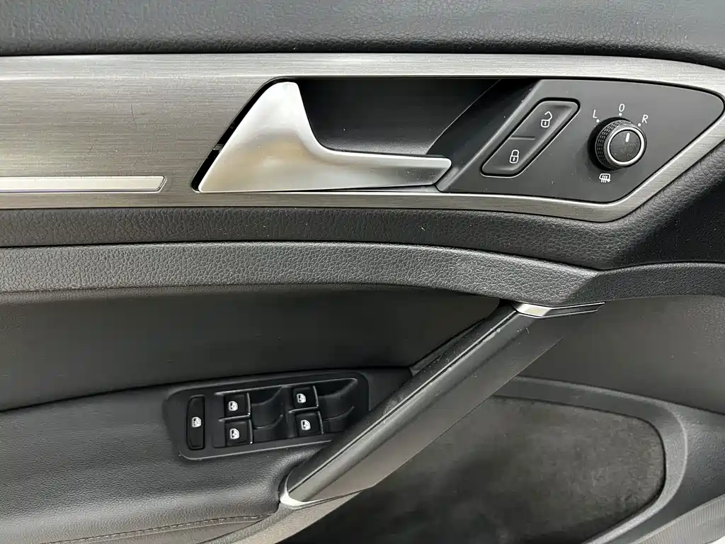 Volkswagen Golf — миниатюра 8