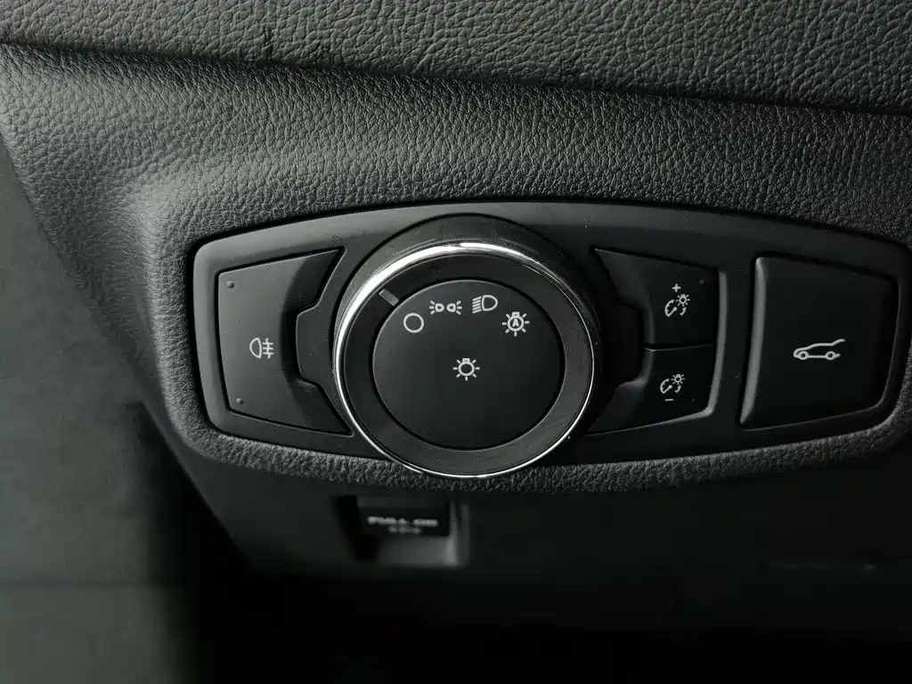 Lincoln MKC — миниатюра 21