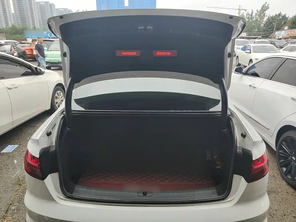 Audi A4L — миниатюра 19
