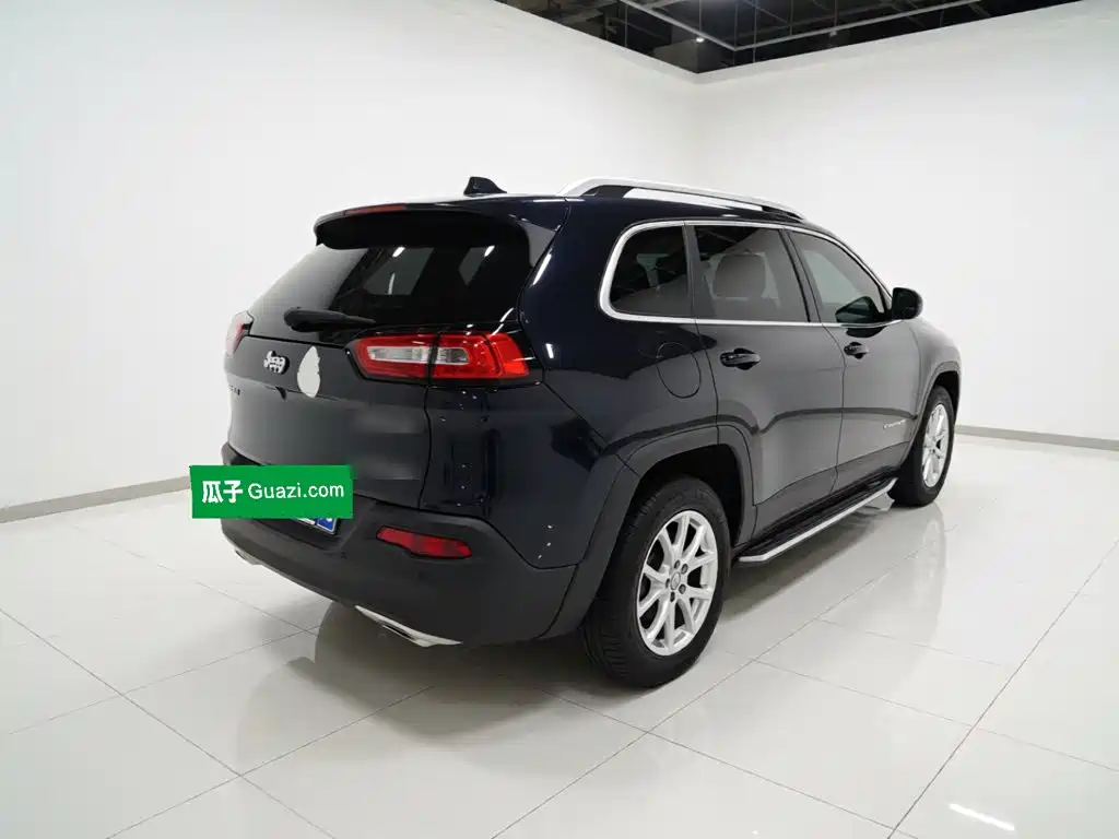 Jeep Cherokee — миниатюра 6