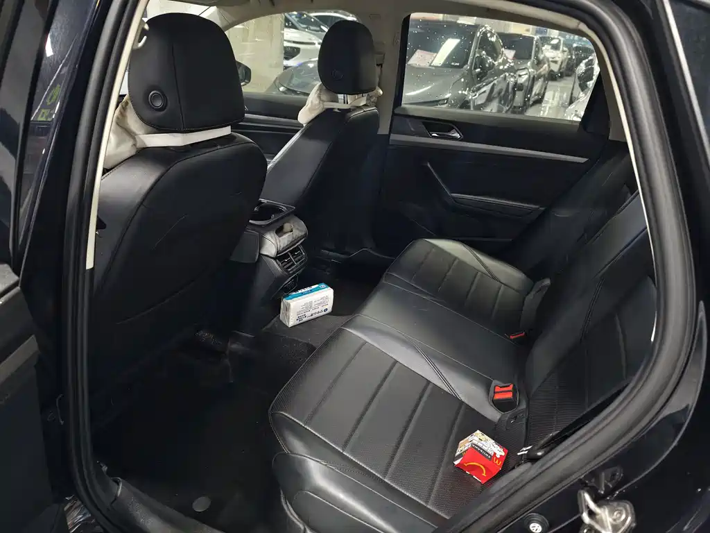 Volkswagen Lavida — миниатюра 5