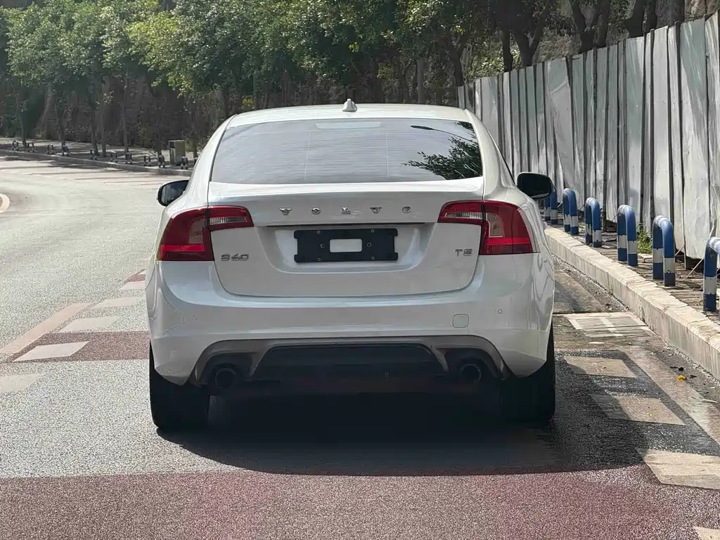 Volvo S60 (Import) — миниатюра 9