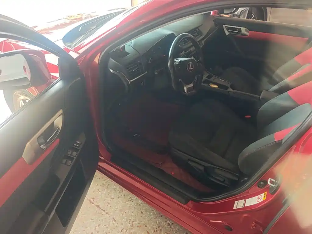 Lexus CT — миниатюра 16