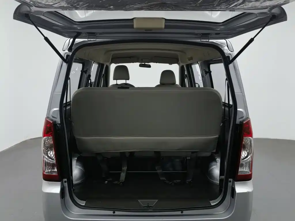 Wuling Rongguang S — миниатюра 16