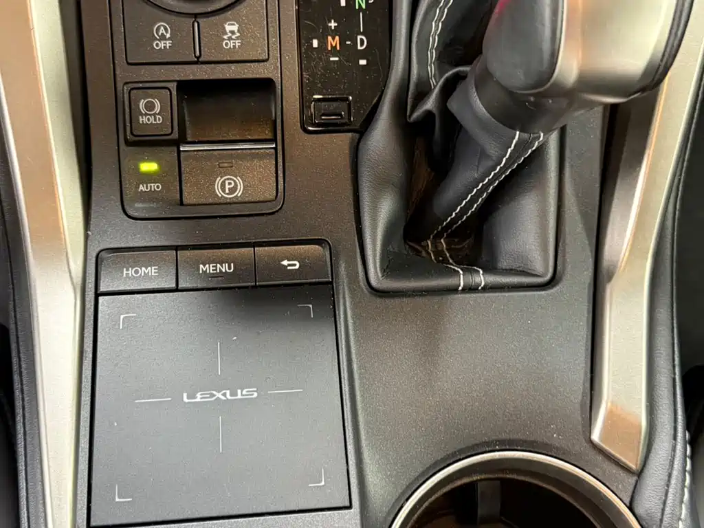 Lexus NX 2020 200 V