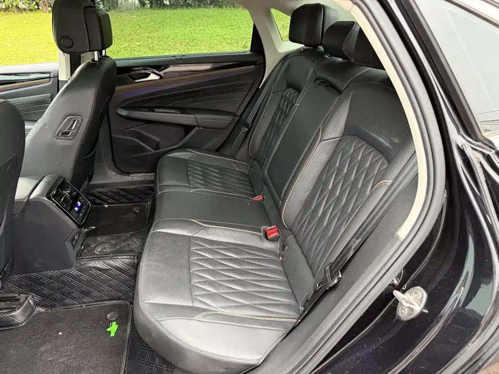 Volkswagen Passat — миниатюра 12