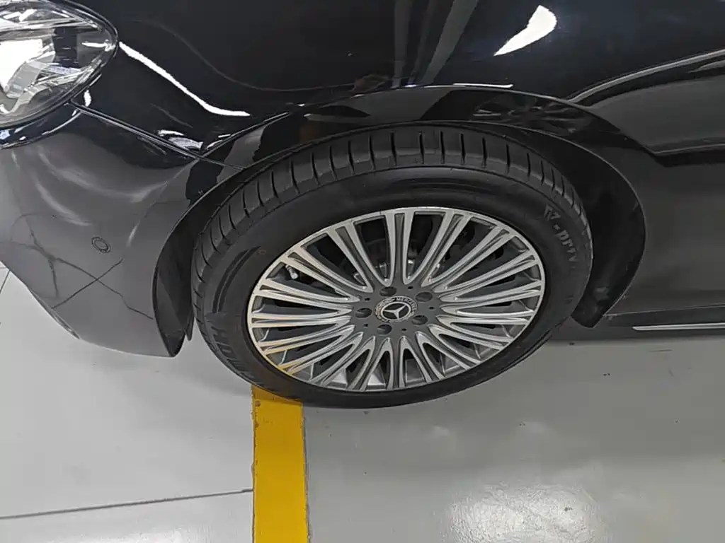 Mercedes-Benz E-Class — миниатюра 23