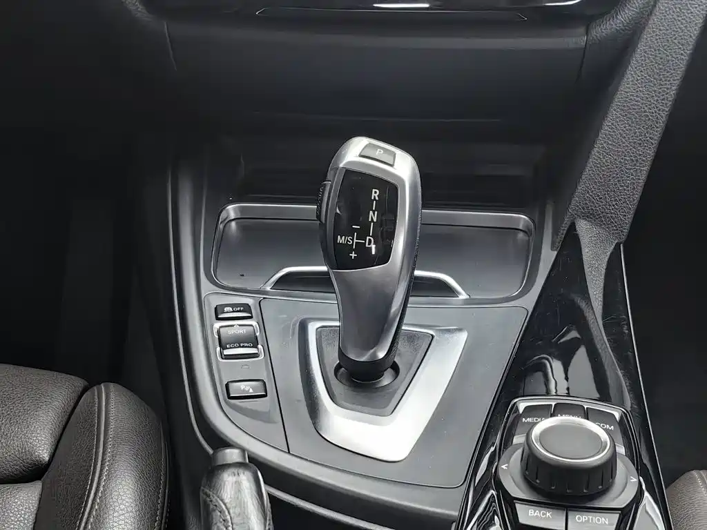 BMW 3 Series — миниатюра 13