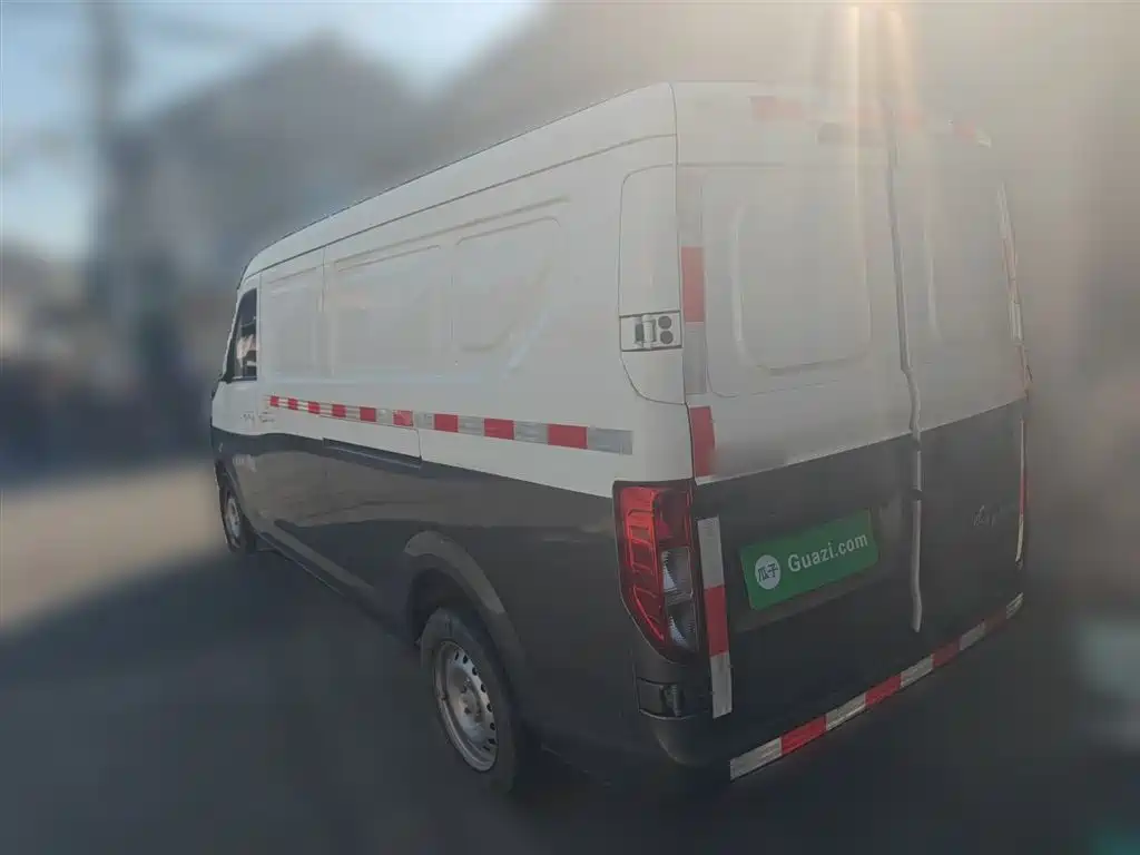 CHANGAN CROSS STAR V7