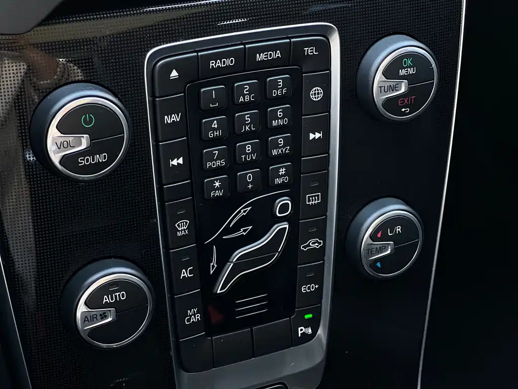 Volvo V40 — миниатюра 11