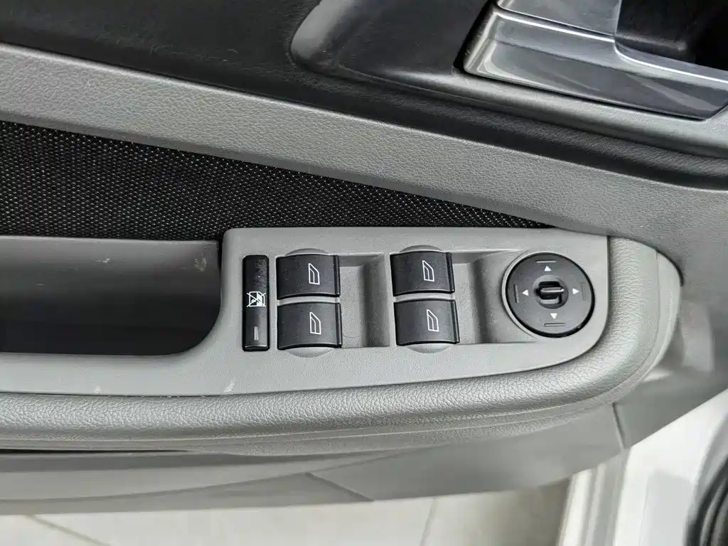 Ford Focus — миниатюра 9