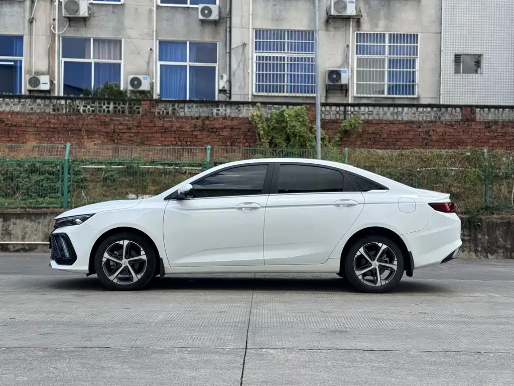 Geely Emgrand L — миниатюра 2