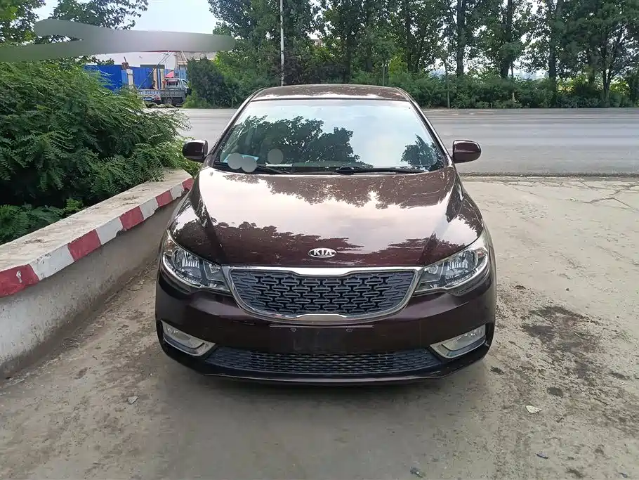 Kia Forte 2014 1.6L MT GL