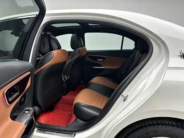 Mercedes-Benz C-Class — миниатюра 9