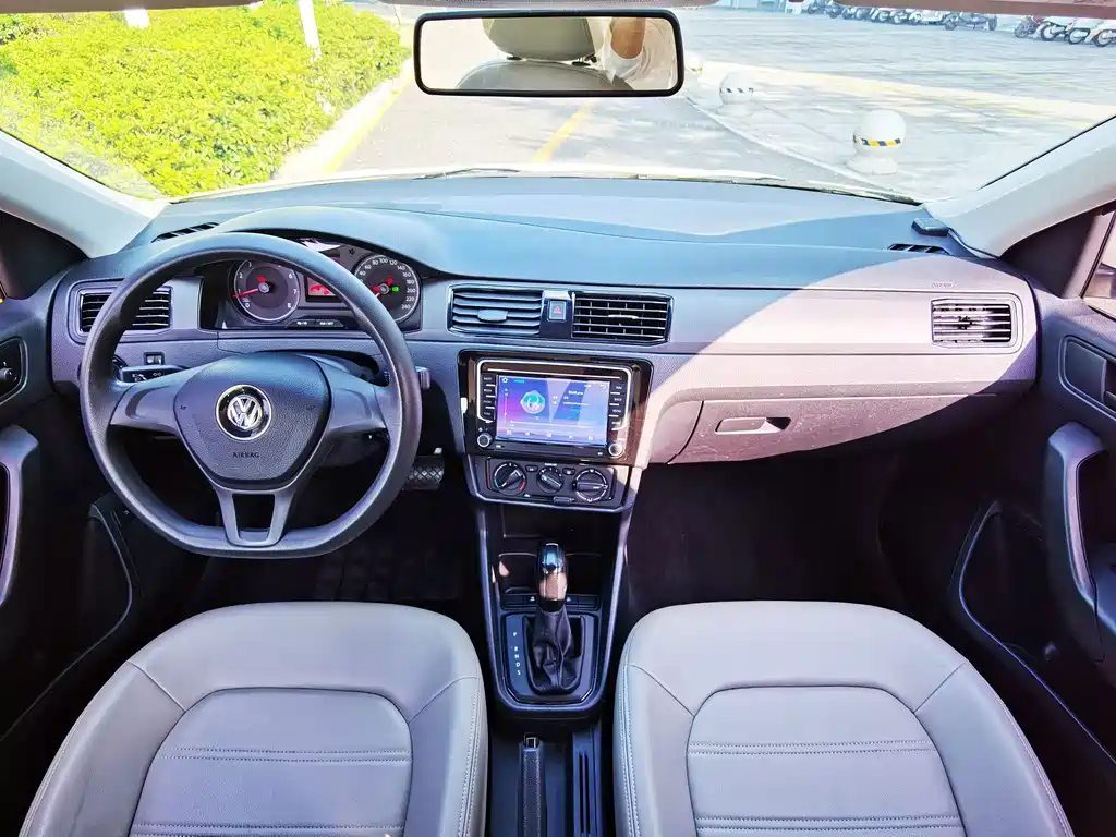 Volkswagen Santana — миниатюра 11