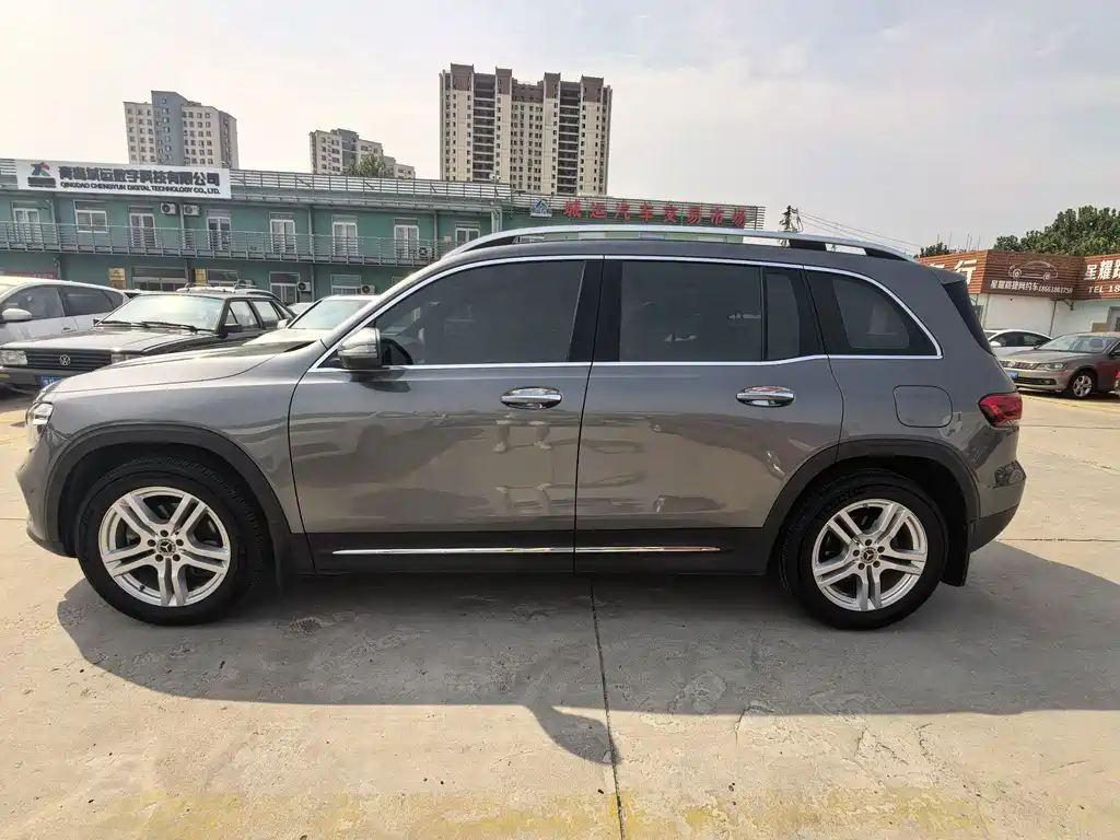 Mercedes-Benz GLB — миниатюра 17