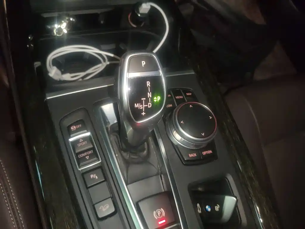 BMW X5 (Import) — миниатюра 11