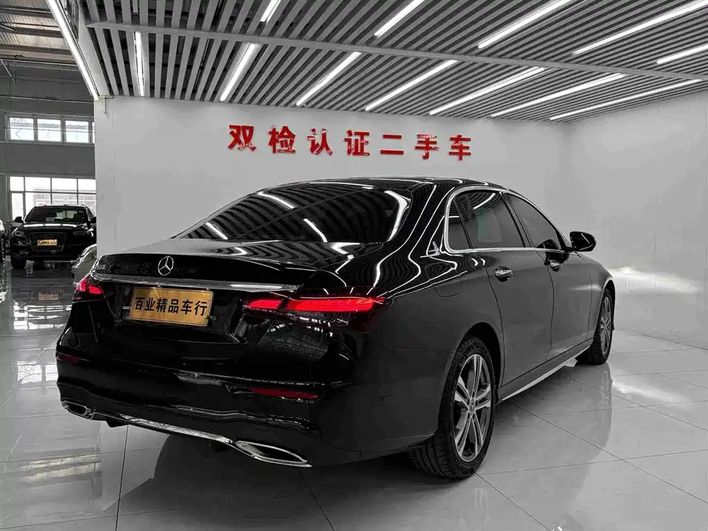 Mercedes-Benz E-Class — миниатюра 6