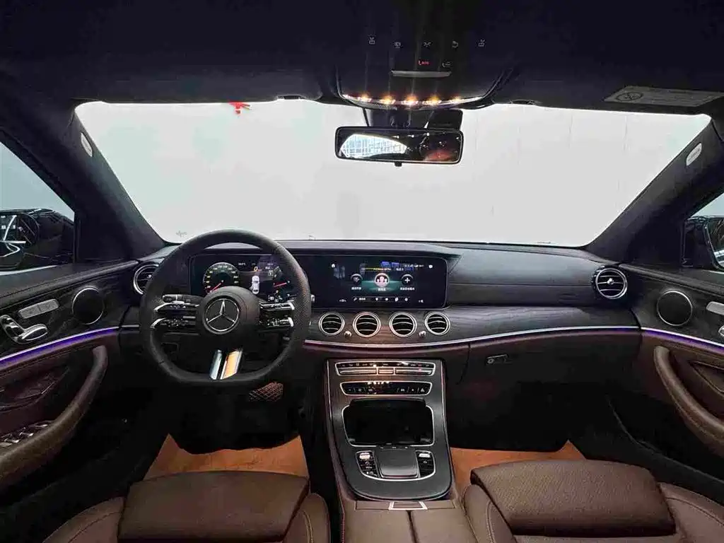 Mercedes-Benz E-Class — миниатюра 9