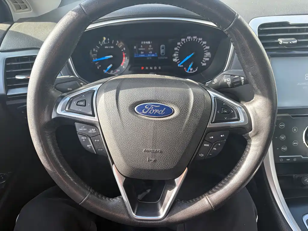 Ford Mondeo — миниатюра 8