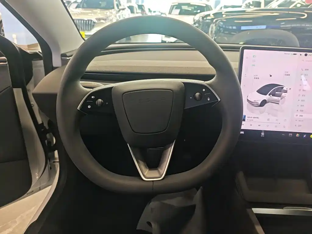 Tesla Model 3 — фотографии объявления, Фото 12
