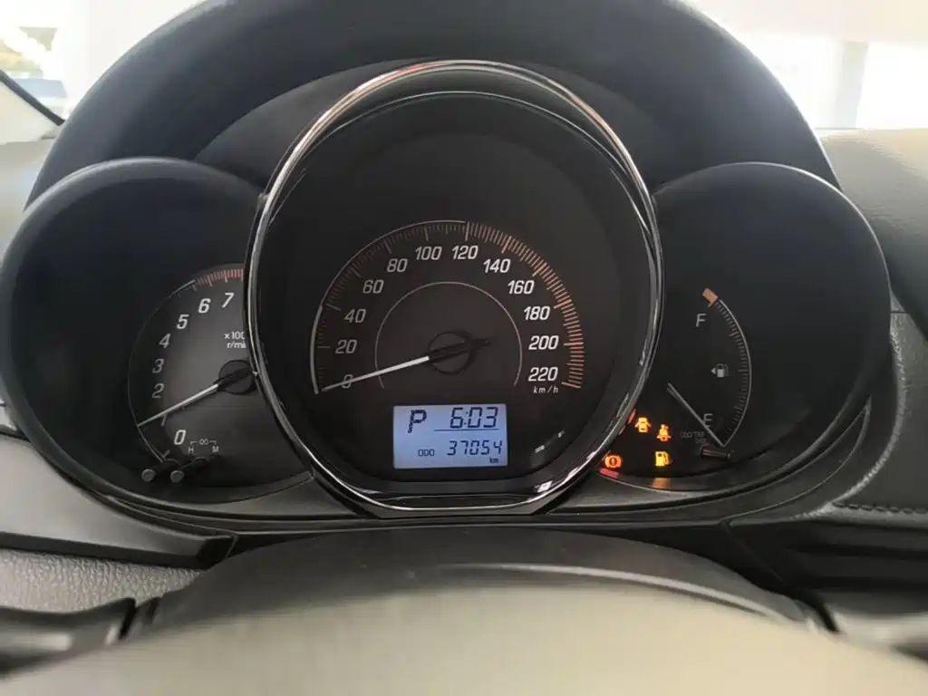 Toyota Yaris L — миниатюра 12
